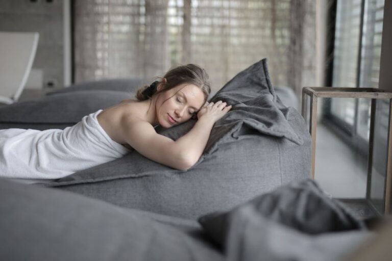 Surviving the Night Shift: Essential Tips for Better Sleep, Health, and Productivity